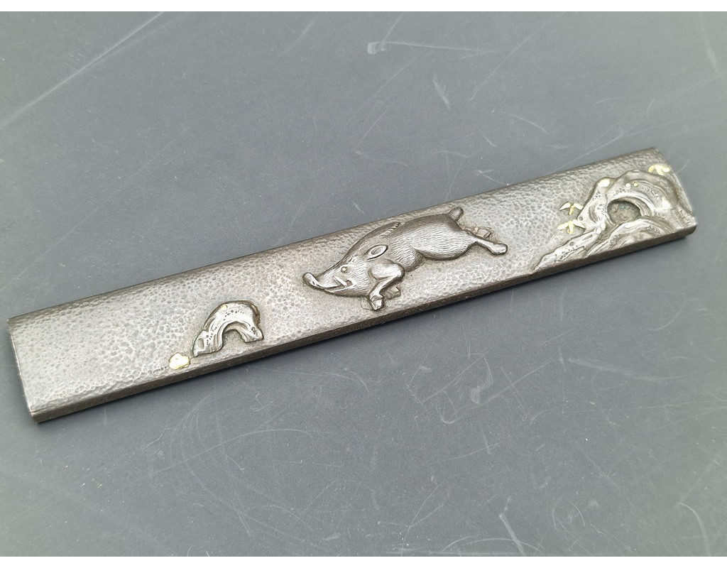 Catalogue Magasin KOZUKA SABRE JAPONAIS TANTO WAKIZASHI KATANA  SANGLIER BEAR   - JAPON PERIODE EDO XIXè {PRODUCT_REFERENCE} - 2