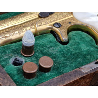 Catalogue Magasin LUXUEUX PISTOLET REMINGTON DOUBLE DERRINGER Gravé Doré en COFFRET Calibre 41RF RIMFIRE - US XIXè {PRODUCT_REF