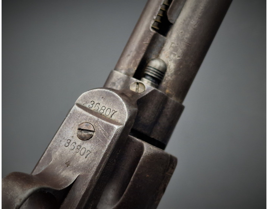 Armes de Poing REVOLVER CAVALERIE COLT PEACEMAKER SINGLE ACTION MILITAIRE DE CAVALERIE SAA 1873 US ARMY 1877 CAL. 45LC - BACKWA
