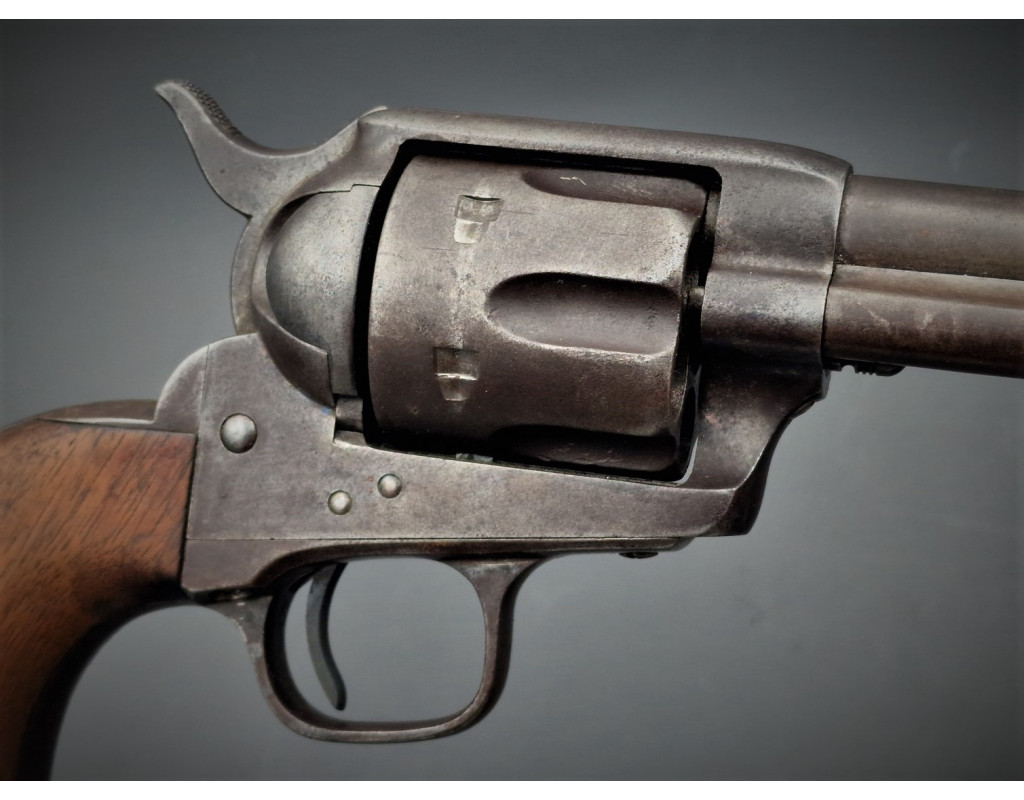 Armes de Poing REVOLVER CAVALERIE COLT PEACEMAKER SINGLE ACTION MILITAIRE DE CAVALERIE SAA 1873 US ARMY 1877 CAL. 45LC - BACKWA
