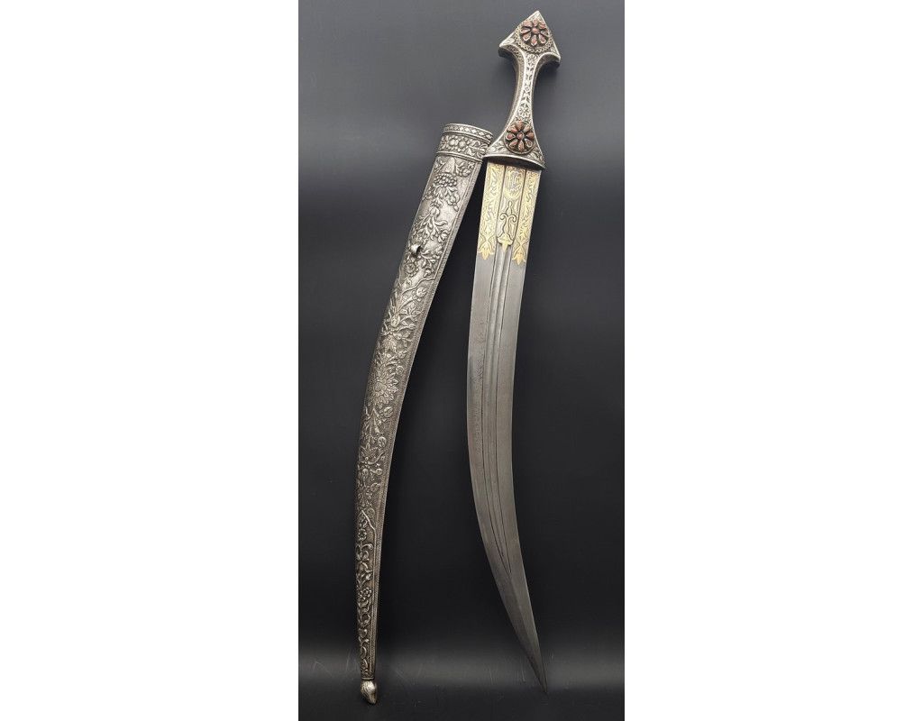Armes Blanches LUXUEUX POIGNARD SABINI DAHARIA WAHABITE , Péninsule arabique DJAMBYA DAMAS ARGENT ET CORAIL - ARABIE SAOUDITE f