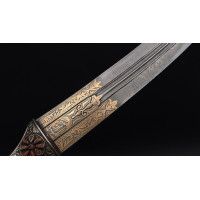 Armes Blanches LUXUEUX POIGNARD SABINI DAHARIA WAHABITE , Péninsule arabique DJAMBYA DAMAS ARGENT ET CORAIL - ARABIE SAOUDITE f