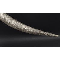 Armes Blanches LUXUEUX POIGNARD SABINI DAHARIA WAHABITE , Péninsule arabique DJAMBYA DAMAS ARGENT ET CORAIL - ARABIE SAOUDITE f