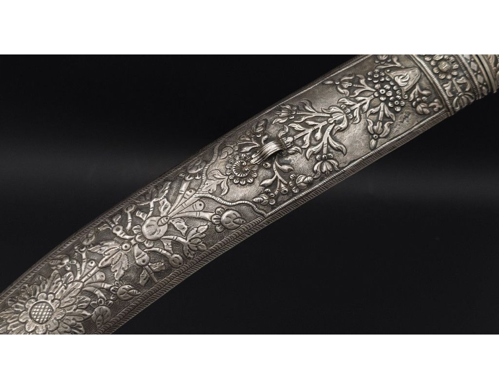 Armes Blanches LUXUEUX POIGNARD SABINI DAHARIA WAHABITE , Péninsule arabique DJAMBYA DAMAS ARGENT ET CORAIL - ARABIE SAOUDITE f