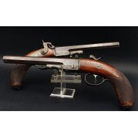 Armes de Poing LEPAGE PAIRE DE PISTOLETS À SYSTEME CARTOUCHE PAPIER CANON PIVOTANT INVENTION LEPAGE ARQUEBUSIER DU ROI - FRANCE