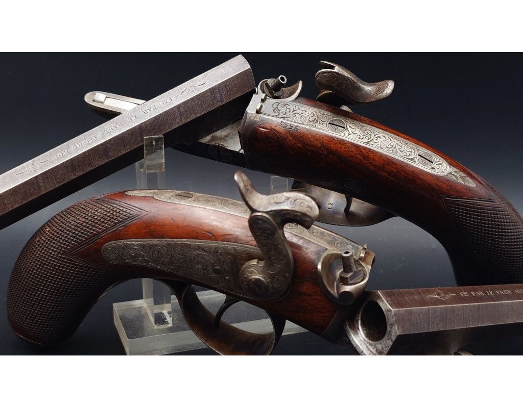 Armes de Poing LEPAGE PAIRE DE PISTOLETS À SYSTEME CARTOUCHE PAPIER CANON PIVOTANT INVENTION LEPAGE ARQUEBUSIER DU ROI - FRANCE