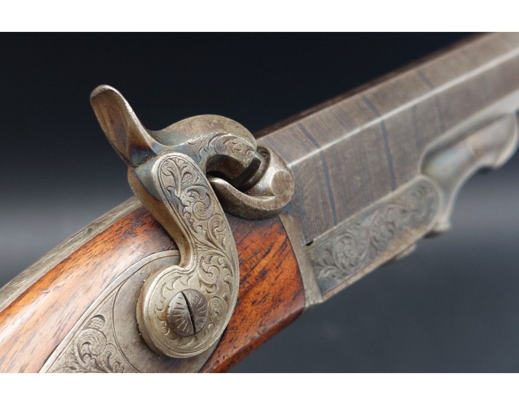 Armes de Poing LEPAGE PAIRE DE PISTOLETS À SYSTEME CARTOUCHE PAPIER CANON PIVOTANT INVENTION LEPAGE ARQUEBUSIER DU ROI - FRANCE