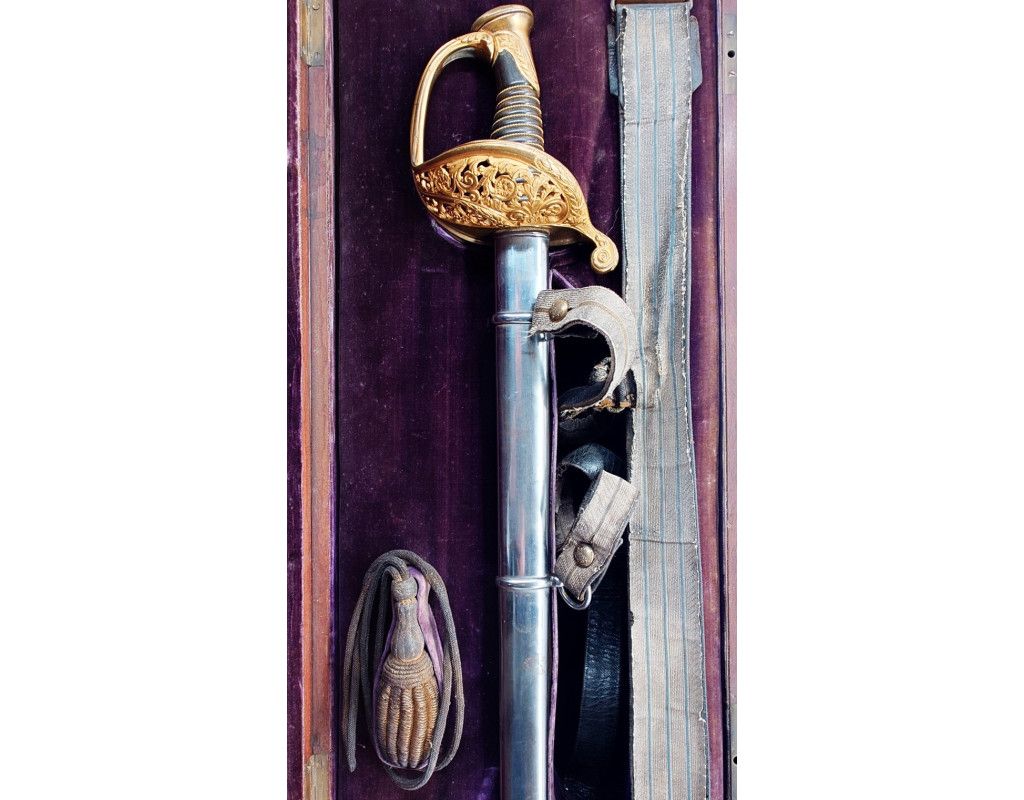 Armes Blanches COFFRET DE SABRE MODELE 1855 D'ETAT MAJOR OFFERT AU COLONEL ALEXIS ADOLPHE BLIGNY EN 1851 - FRANCE SECOND EMPIRE