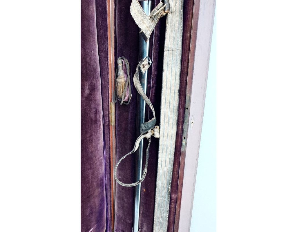 Armes Blanches COFFRET DE SABRE MODELE 1855 D'ETAT MAJOR OFFERT AU COLONEL ALEXIS ADOLPHE BLIGNY EN 1851 - FRANCE SECOND EMPIRE
