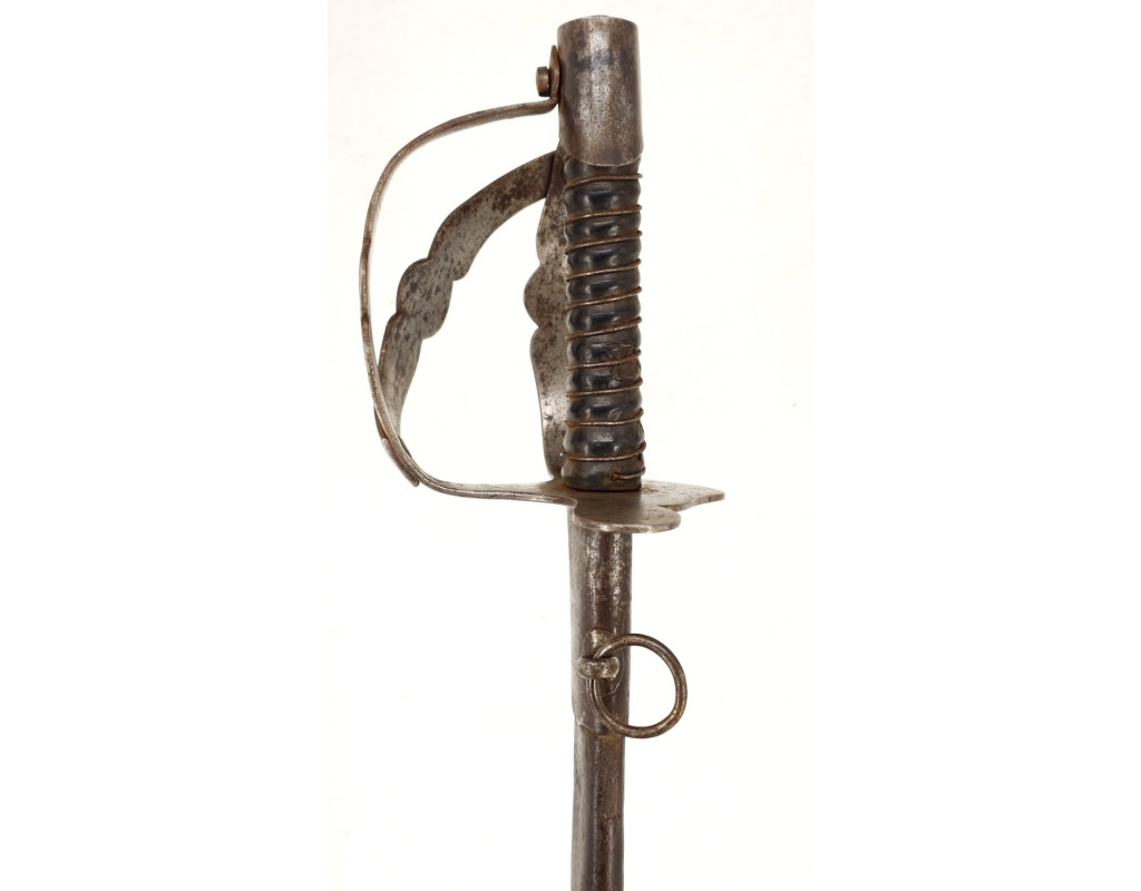 Armes Blanches SABRE DES DRAGONS MODÈLE RÉGLEMENTAIRE DU 25 AVRIL 1767 GARDE FER EN "N" 1771-1775 1er ESCADRON N°32 - FRANCE LOU