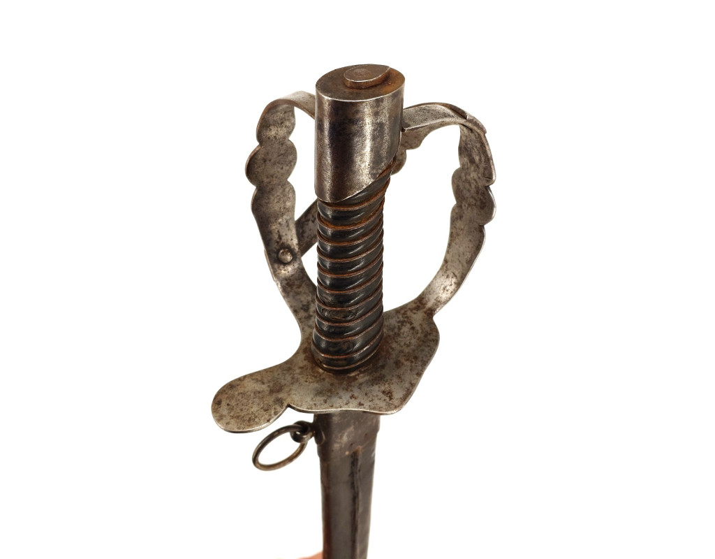 Armes Blanches SABRE DES DRAGONS MODÈLE RÉGLEMENTAIRE DU 25 AVRIL 1767 GARDE FER EN "N" 1771-1775 1er ESCADRON N°32 - FRANCE LOU