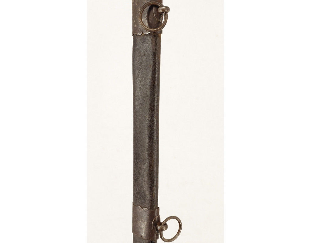 Armes Blanches SABRE DES DRAGONS MODÈLE RÉGLEMENTAIRE DU 25 AVRIL 1767 GARDE FER EN "N" 1771-1775 1er ESCADRON N°32 - FRANCE LOU
