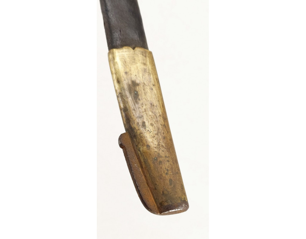 Armes Blanches SABRE DES DRAGONS MODÈLE RÉGLEMENTAIRE DU 25 AVRIL 1767 GARDE FER EN "N" 1771-1775 1er ESCADRON N°32 - FRANCE LOU