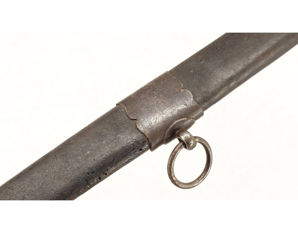 Armes Blanches SABRE DES DRAGONS MODÈLE RÉGLEMENTAIRE DU 25 AVRIL 1767 GARDE FER EN "N" 1771-1775 1er ESCADRON N°32 - FRANCE LOU