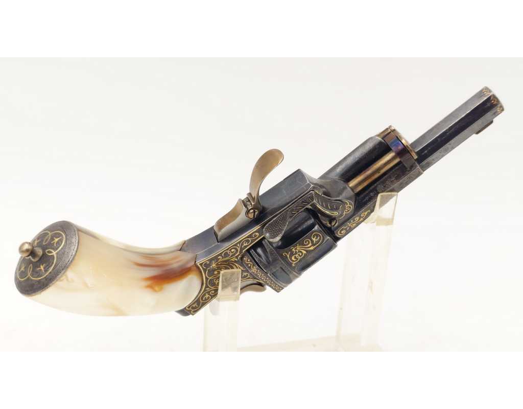 Armes de Poing REVOLVER DE LUXE SAINT-ÉTIENNE 1874 FAGNUS MAQUAIRE CALIBRE 320 - CADEAU DU MARÉCHAL FOCH À LOUIS MOUILLESEAUX -