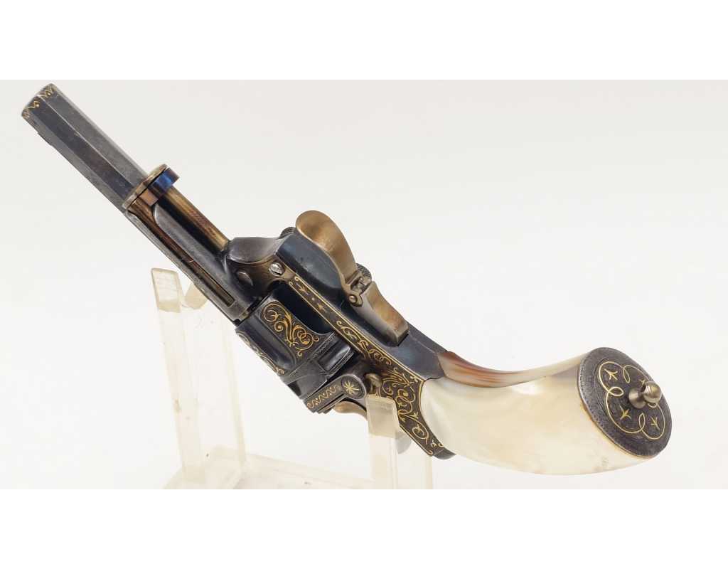 Armes de Poing REVOLVER DE LUXE SAINT-ÉTIENNE 1874 FAGNUS MAQUAIRE CALIBRE 320 - CADEAU DU MARÉCHAL FOCH À LOUIS MOUILLESEAUX -