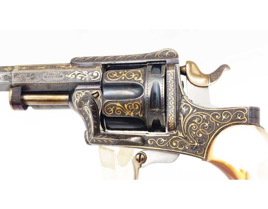 Armes de Poing REVOLVER DE LUXE SAINT-ÉTIENNE 1874 FAGNUS MAQUAIRE CALIBRE 320 - CADEAU DU MARÉCHAL FOCH À LOUIS MOUILLESEAUX -