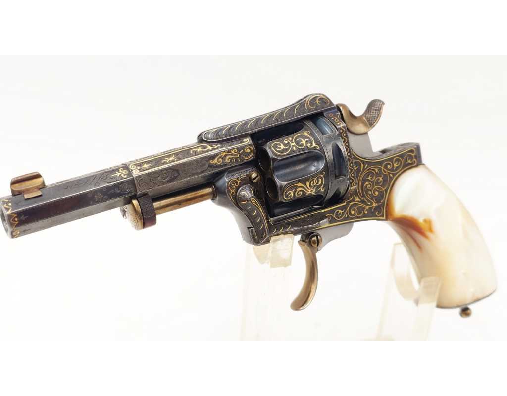 Armes de Poing REVOLVER DE LUXE SAINT-ÉTIENNE 1874 FAGNUS MAQUAIRE CALIBRE 320 - CADEAU DU MARÉCHAL FOCH À LOUIS MOUILLESEAUX -