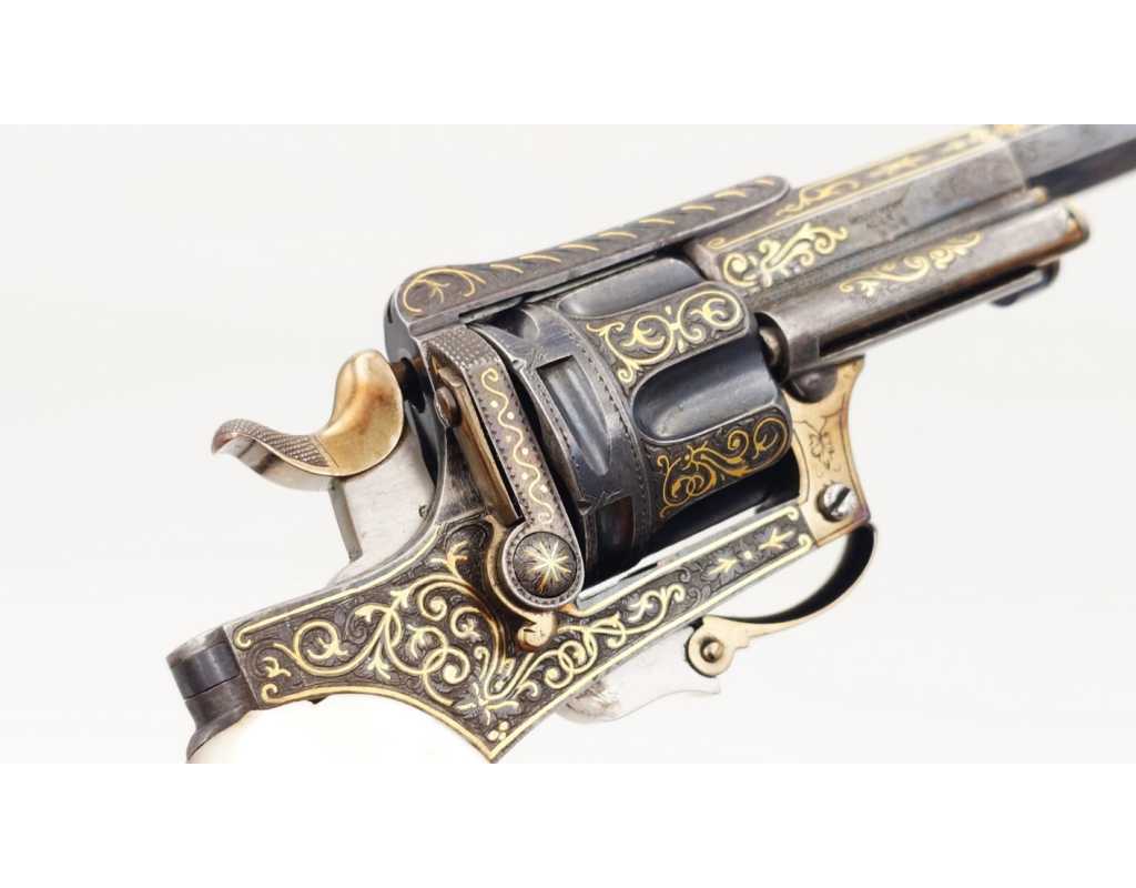 Armes de Poing REVOLVER DE LUXE SAINT-ÉTIENNE 1874 FAGNUS MAQUAIRE CALIBRE 320 - CADEAU DU MARÉCHAL FOCH À LOUIS MOUILLESEAUX -