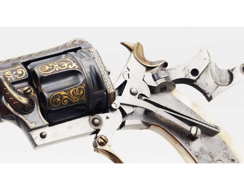 Armes de Poing REVOLVER DE LUXE SAINT-ÉTIENNE 1874 FAGNUS MAQUAIRE CALIBRE 320 - CADEAU DU MARÉCHAL FOCH À LOUIS MOUILLESEAUX -