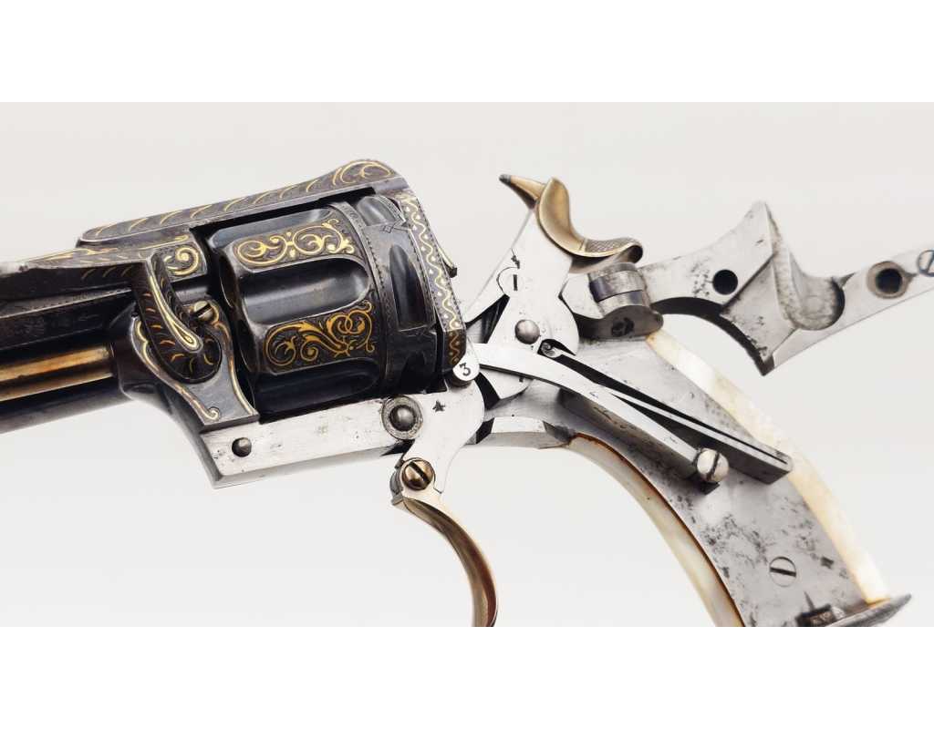 Armes de Poing REVOLVER DE LUXE SAINT-ÉTIENNE 1874 FAGNUS MAQUAIRE CALIBRE 320 - CADEAU DU MARÉCHAL FOCH À LOUIS MOUILLESEAUX -
