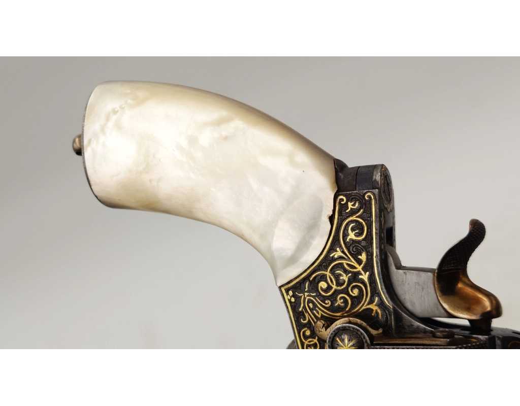 Armes de Poing REVOLVER DE LUXE SAINT-ÉTIENNE 1874 FAGNUS MAQUAIRE CALIBRE 320 - CADEAU DU MARÉCHAL FOCH À LOUIS MOUILLESEAUX -