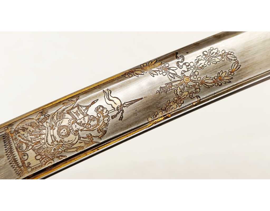 Armes Blanches UNIQUE SABRE D'OFFICIER D'ELITE DE L'ARTILLERIE DE MARINE WATERLOO PREMIER EMPIRE - RESTAURATION {PRODUCT_REFERE