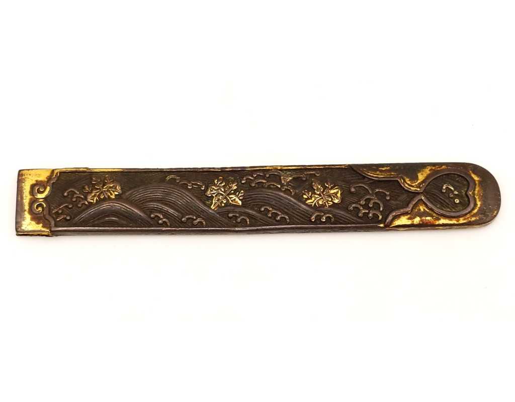 Art du Japon KOZUKA MANCHE COUTEAU POUR SABRE JAPONAIS  EN  CUIVRE / VAGUES  &  KIRI MON  JAPON XIXè {PRODUCT_REFERENCE} - 2