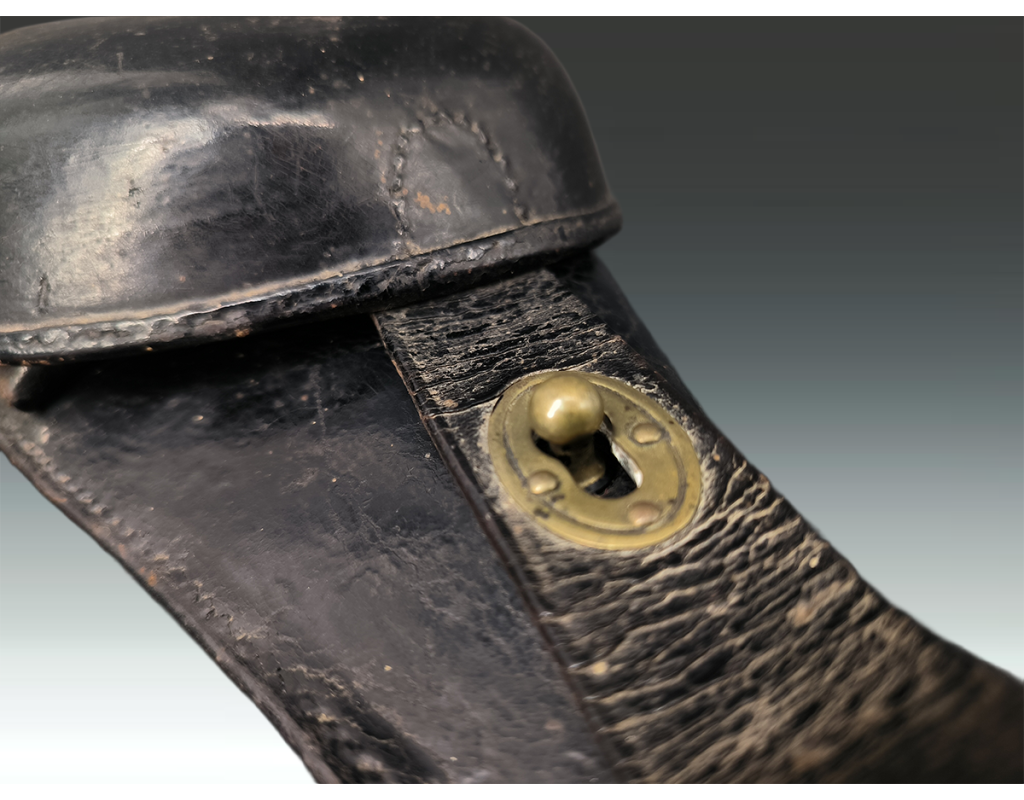 Militaria RARE ETUI REVOLVER 1874 OFFICIER  MEDECIN  INTERIEUR FEUTRINE VERTE {PRODUCT_REFERENCE} - 4