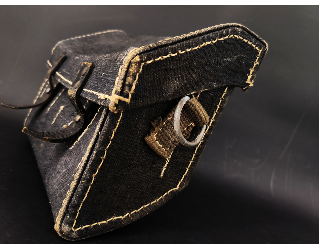 Militaria ETUI SACHOCHE TOILE BLEU LUFT  PORTE FUSEE ALLEMAGNE {PRODUCT_REFERENCE} - 2