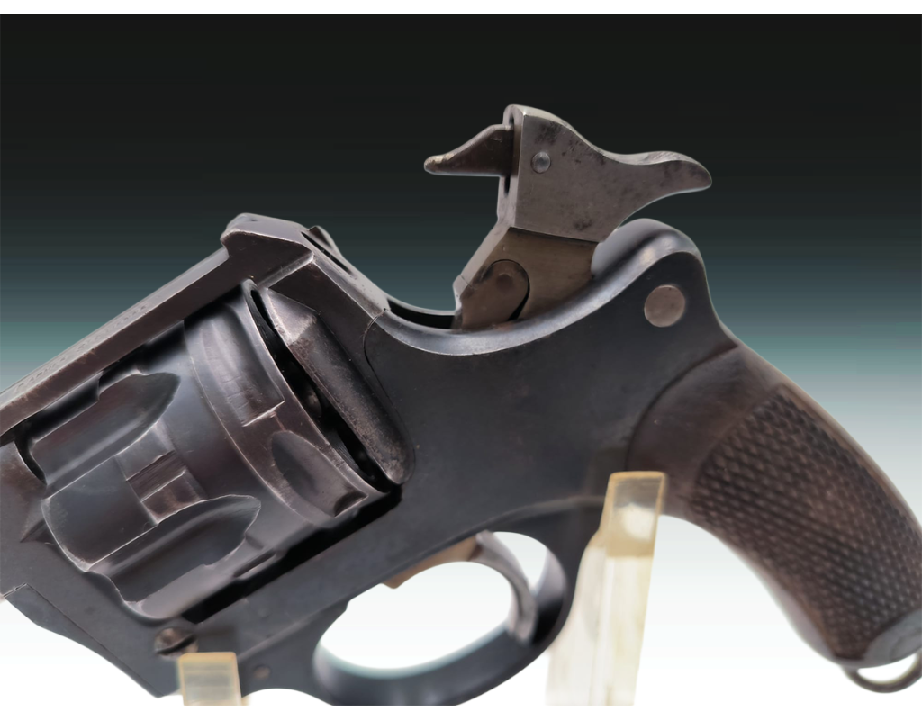Armes de Poing REVOLVER MODELE 1892 CIVIL CALIBRE 8MM MANUFACTURE FRANCAISE D'ARMES DE SAINT-ETIENNE XIXè {PRODUCT_REFERENCE} -