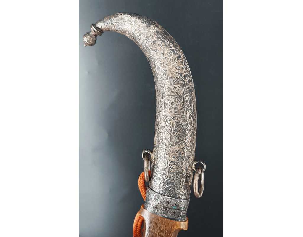 Armes Blanches POIGNARD MAROCAIN XVIIIè KHENDJER EN VERMEIL - GRIFFE DE LION DE LA GARDE NOIRE DES SULTANS {PRODUCT_REFERENCE}