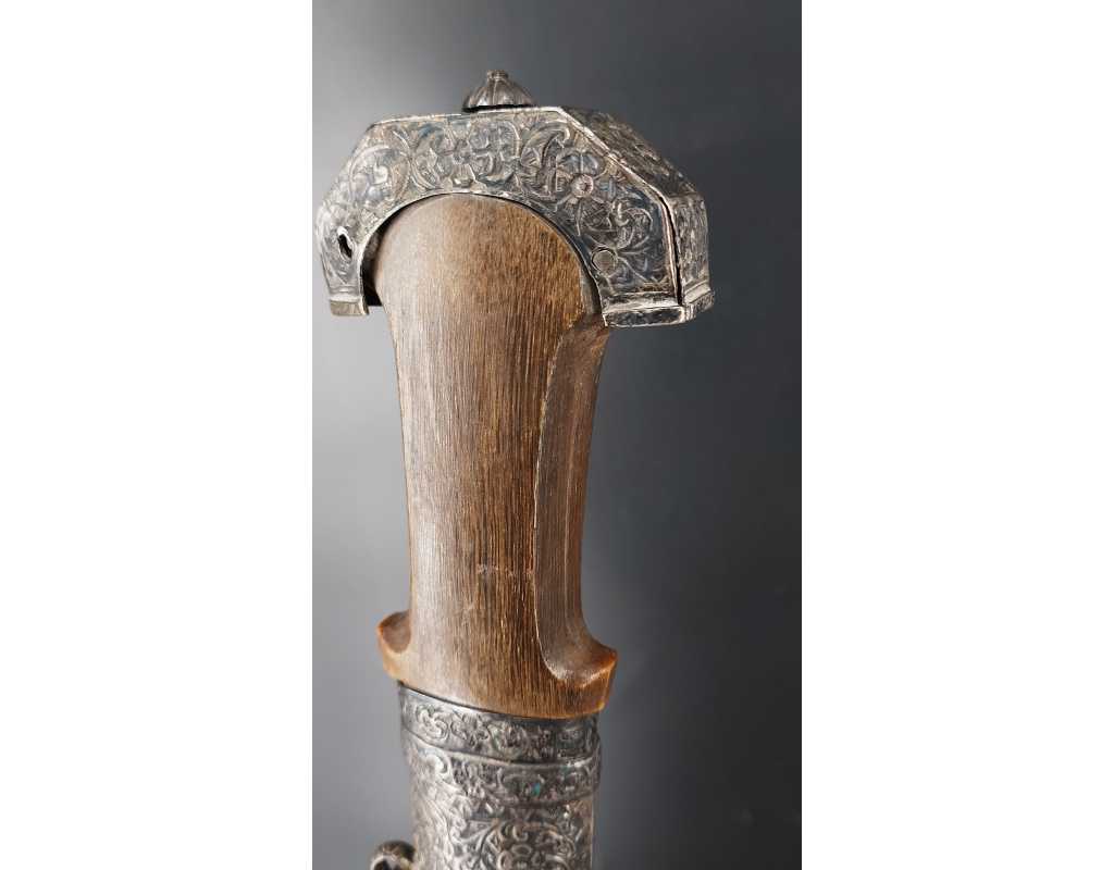 Armes Blanches POIGNARD MAROCAIN XVIIIè KHENDJER EN VERMEIL - GRIFFE DE LION DE LA GARDE NOIRE DES SULTANS {PRODUCT_REFERENCE}