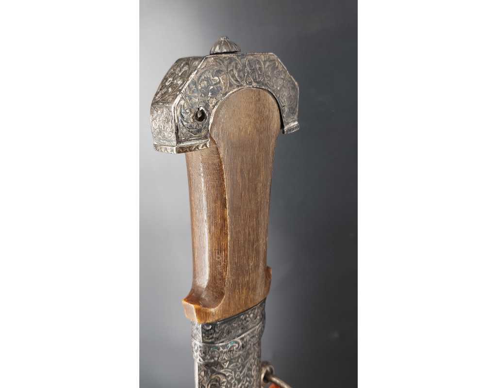 Armes Blanches POIGNARD MAROCAIN XVIIIè KHENDJER EN VERMEIL - GRIFFE DE LION DE LA GARDE NOIRE DES SULTANS {PRODUCT_REFERENCE}