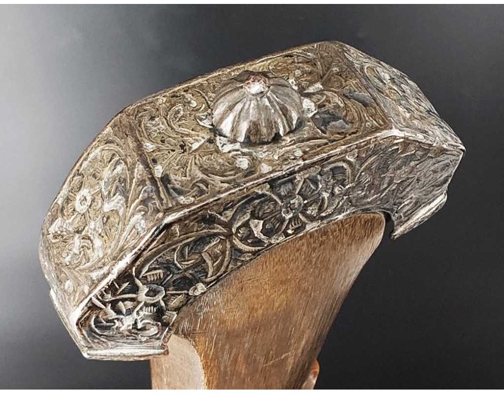 Armes Blanches POIGNARD MAROCAIN XVIIIè KHENDJER EN VERMEIL - GRIFFE DE LION DE LA GARDE NOIRE DES SULTANS {PRODUCT_REFERENCE}