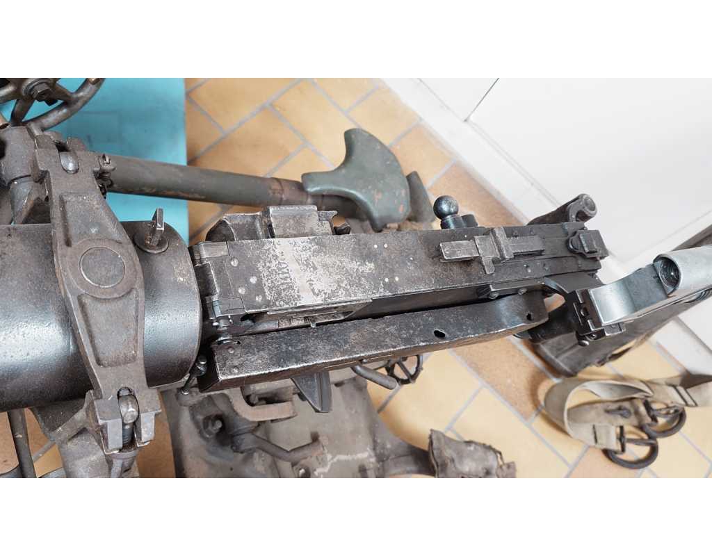 Armes Neutralisées MITRAILLEUSE MG 08 DE 1918 SUR SON AFFUT TRAINEAU NEUTRALISATION DESACTIVATION UE CULASSE MOBILE {PRODUCT_RE