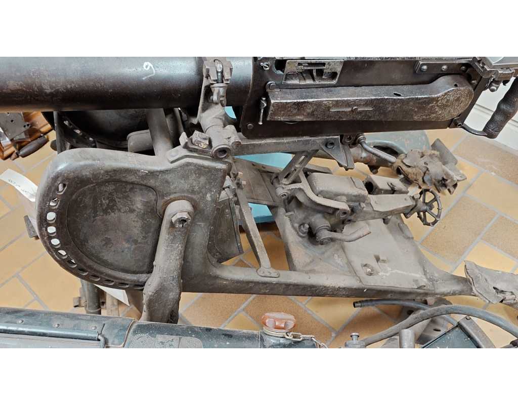 Armes Neutralisées MITRAILLEUSE MG 08 DE 1918 SUR SON AFFUT TRAINEAU NEUTRALISATION DESACTIVATION UE CULASSE MOBILE {PRODUCT_RE
