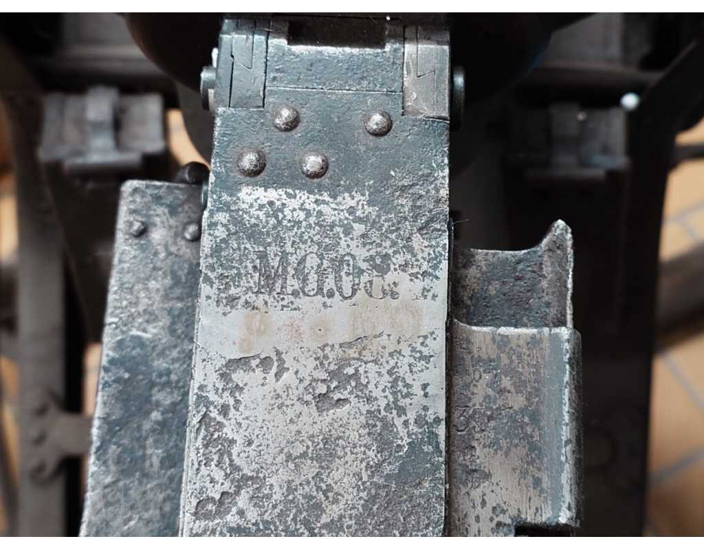 Armes Neutralisées MITRAILLEUSE MG 08 DE 1918 SUR SON AFFUT TRAINEAU NEUTRALISATION DESACTIVATION UE CULASSE MOBILE {PRODUCT_RE