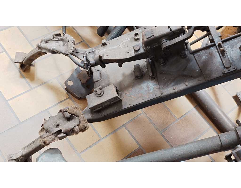 Armes Neutralisées MITRAILLEUSE MG 08 DE 1918 SUR SON AFFUT TRAINEAU NEUTRALISATION DESACTIVATION UE CULASSE MOBILE {PRODUCT_RE