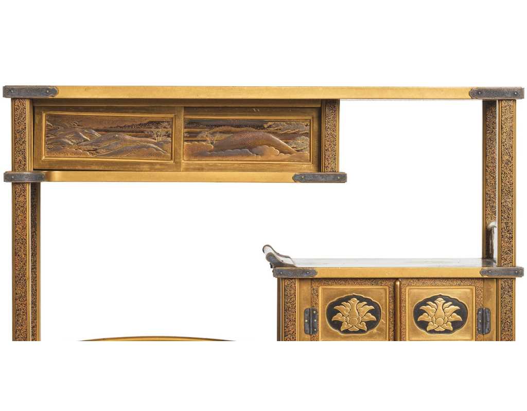 Art Japonais CHIGAIDANA LUXUEUX PETIT CABINET DE PRESENTATION EN LAQUE NASHIJI - JAPON MEIJI - 2