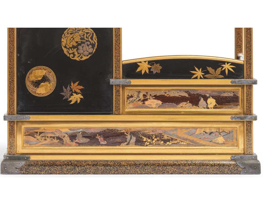 Art Japonais CHIGAIDANA LUXUEUX PETIT CABINET DE PRESENTATION EN LAQUE NASHIJI - JAPON MEIJI - 10