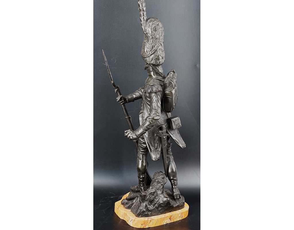 ANTIQUITES GRENADIER DE LA VIEILLE GARDE IMPEIRALE DE NAPOLEON Ier BRONZE SOLDAT PAR LUCA MADRASSI 1848 - 1919 {PRODUCT_REFERENC