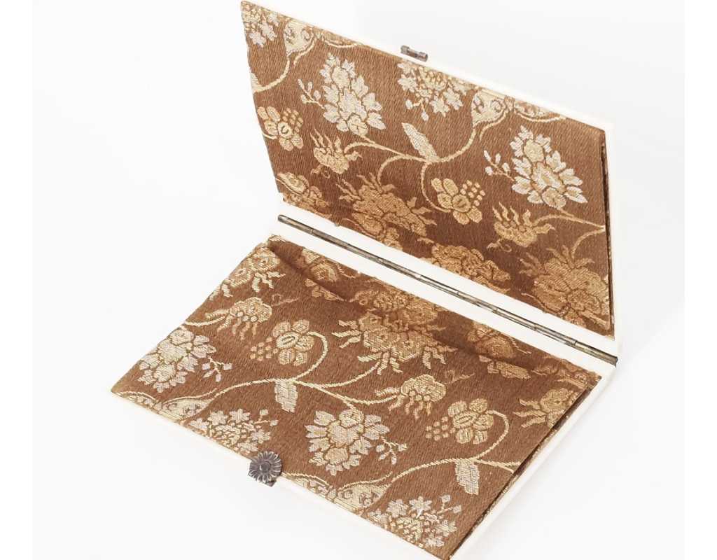 Art du Japon ÉTUI À CARTES SHIBAYAMA EN IVOIRE INCRUSTÉ DE NACRE JAPON MEIJI PERIODE 1868-1912 {PRODUCT_REFERENCE} - 10