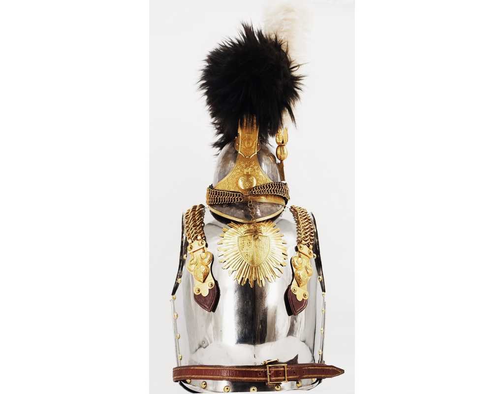Militaria CASQUE ET CUIRASSE D'OFFICIER DE CUIRASSIERS DE LA GARDE ROYALE MODÈLE 1825 - FRANCE RESTAURATION {PRODUCT_REFERENCE}