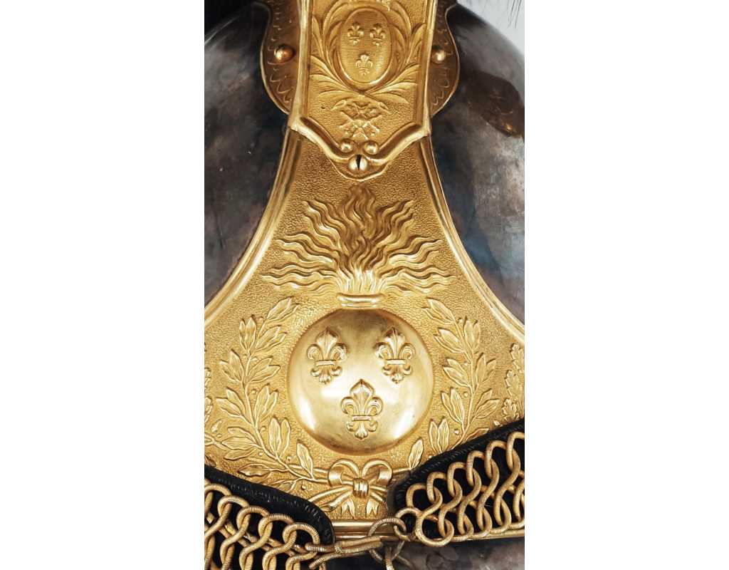 Militaria CASQUE ET CUIRASSE D'OFFICIER DE CUIRASSIERS DE LA GARDE ROYALE MODÈLE 1825 - FRANCE RESTAURATION {PRODUCT_REFERENCE}