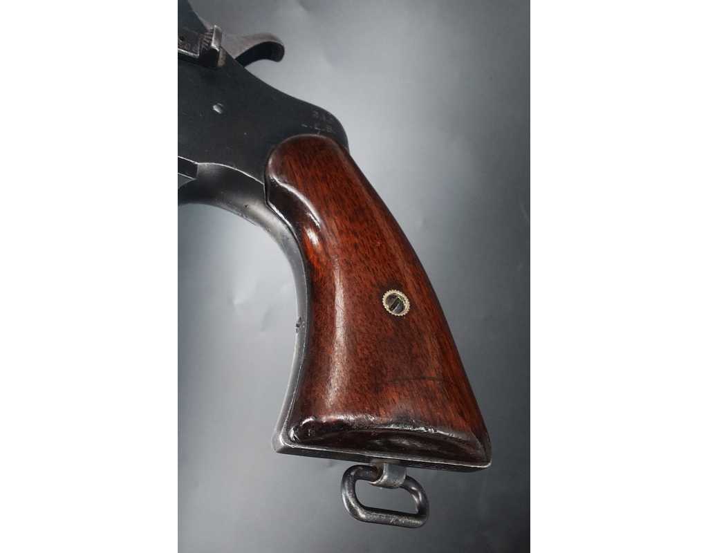 Pièces détachées en ligne PAIRE DE PLAQUETTES EN BOIS POUR REVOLVER COLT95 US ARMY 1892 / 1894/ 1896/ 1901/ 1903 {PRODUCT_REFERE