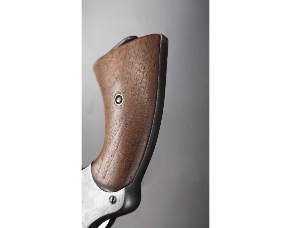 Pièces détachées en ligne PAIRE DE PLAQUETTES EN BOIS POUR REVOLVER COLT95 US ARMY 1892 / 1894/ 1896/ 1901/ 1903 {PRODUCT_REFERE