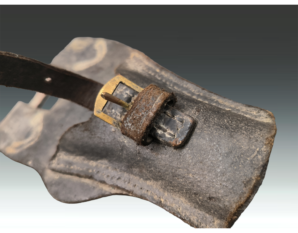 Militaria GOUSSET CUIR PORTE BAÏONNETTE CHASSEPOT MODÈLE 1866 INFANTERIE {PRODUCT_REFERENCE} - 3