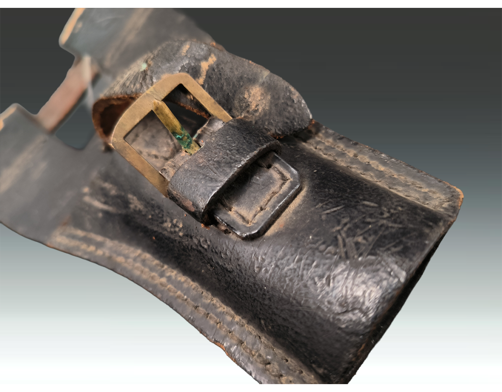 Militaria GOUSSET PORTE BAÏONNETTE GRAS 1874 INFANTERIE CUIR BRUN NOIRCI {PRODUCT_REFERENCE} - 4