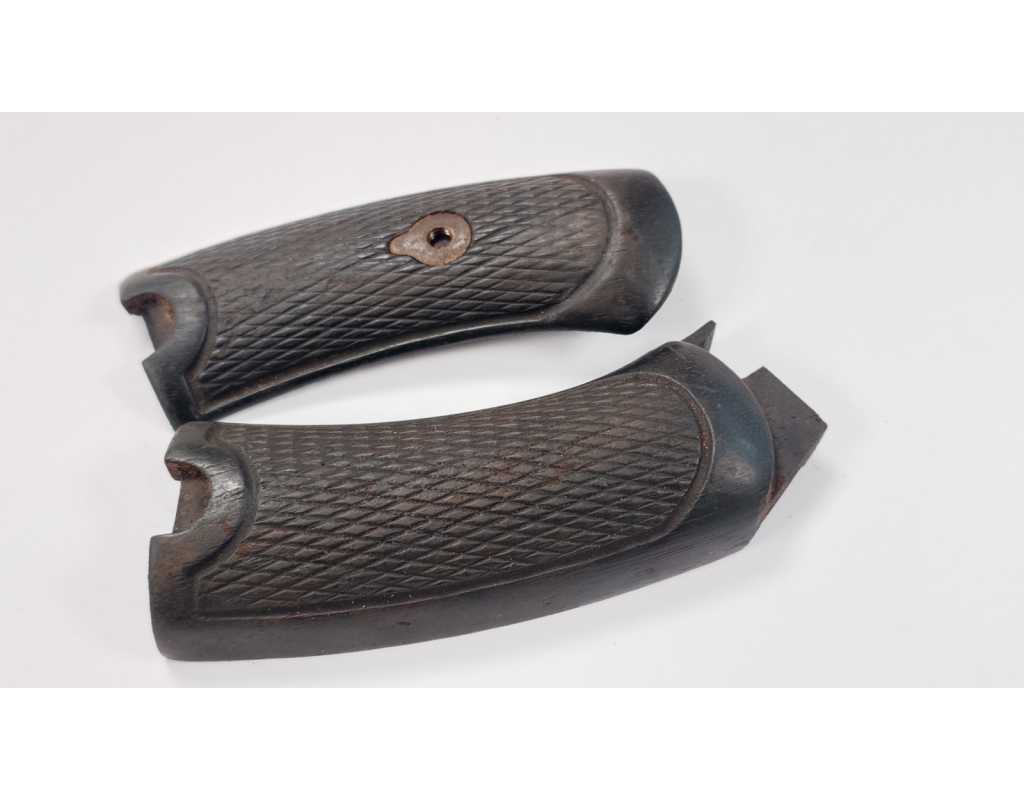 Pièces détachées en ligne PAIRE DE PLAQUETTES DE CROSSE EN NOYER AVEC VIS POUR REVOVLER MAS MODÈLE 1892 {PRODUCT_REFERENCE}